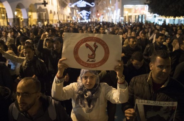 Les enseignants contractuels manifestent à Fès et à Marrakech