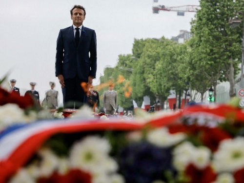 Macron zappe les massacres du 8 mai 1945 en Algérie