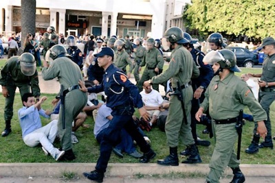 Maroc: L’état d’urgence sanitaire pour accélérer la normalisation et la répression