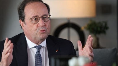 Hollande défend l’Algérie et critique la réduction du visa