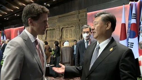 Xi Jinping réprimande Justin Trudeau devant les caméras du G20 -Vidéo-